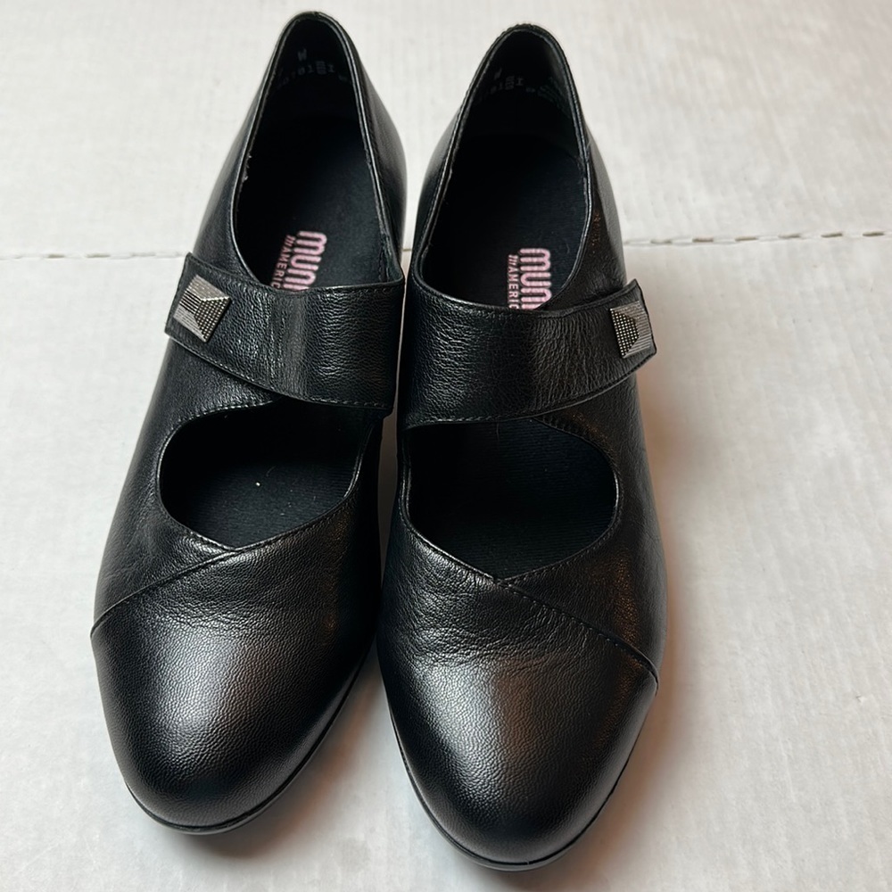 Munro American Black Leather Mary Jane Comfort Pumps Adjustable Strap 9M